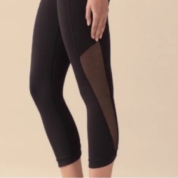 Lululemon Black High Waisted Cropped Running Training Pants Size 6 - Picture 5 of 16